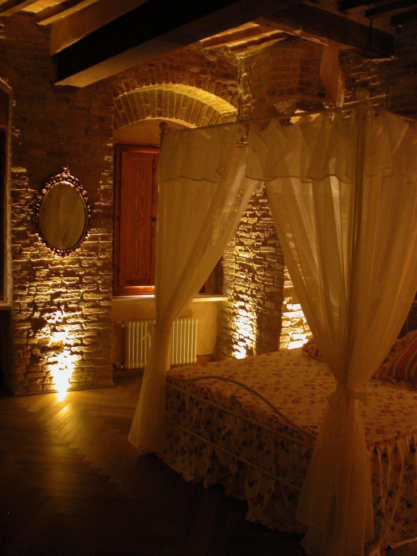 Al Pozzo Dei Desideri Hotel ซานจีมิญญาโน ภายนอก รูปภาพ