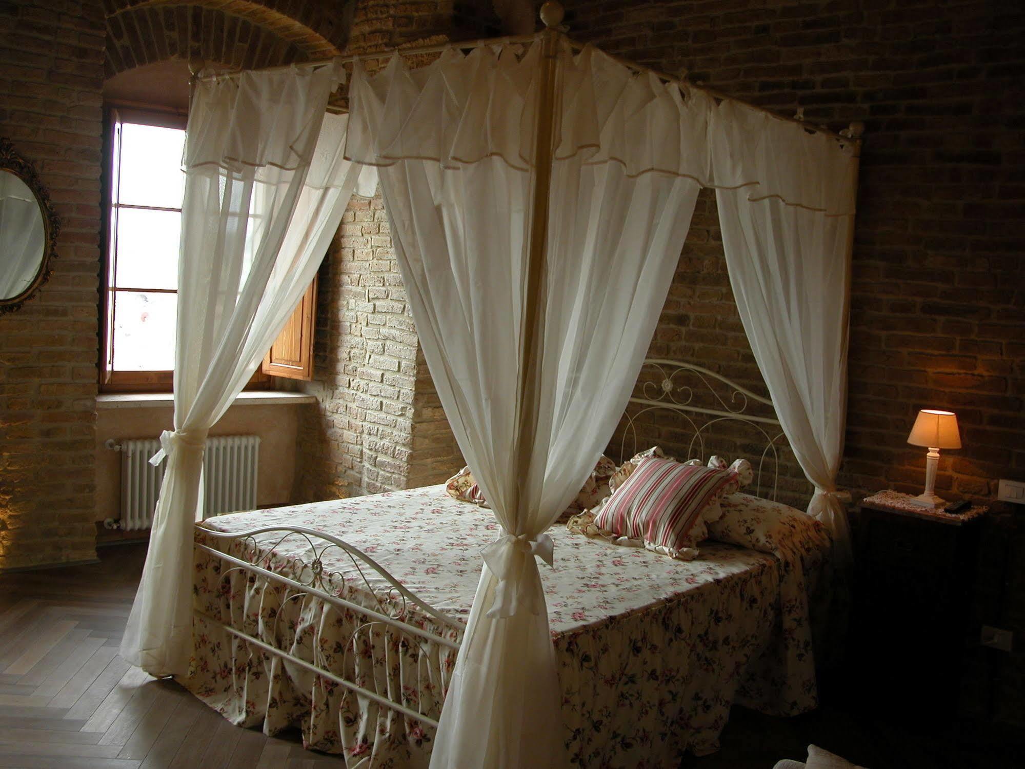 Al Pozzo Dei Desideri Hotel ซานจีมิญญาโน ภายนอก รูปภาพ