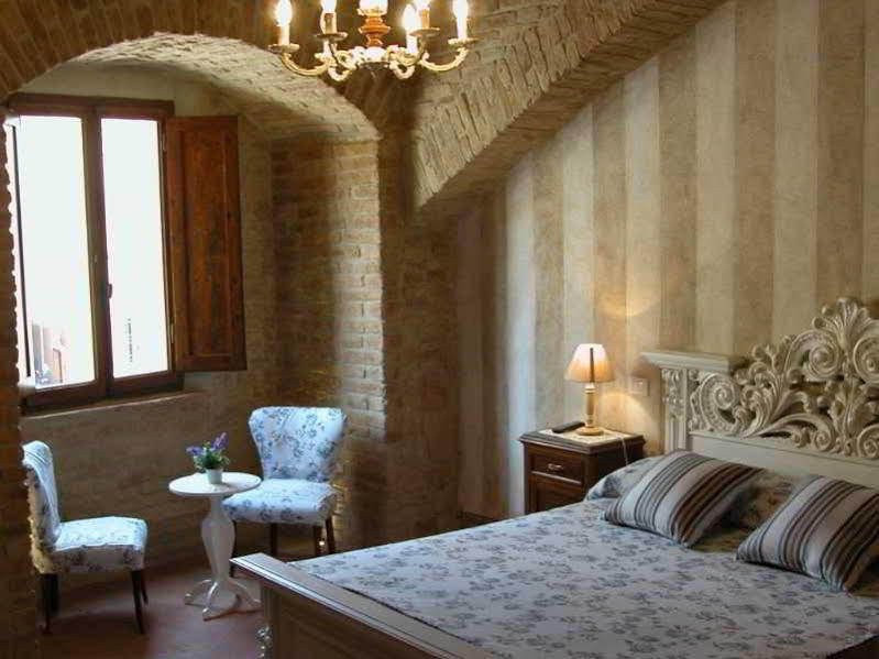 Al Pozzo Dei Desideri Hotel ซานจีมิญญาโน ภายนอก รูปภาพ
